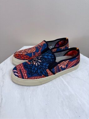 🔥Respoke Women’s Patterned Slip-On Sneakers in Navy & Coral Size 39 EC🔥